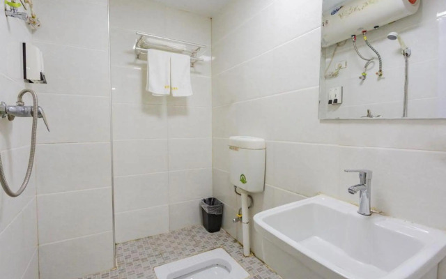 Starway Hotel (Huquan Huashi East Branch)