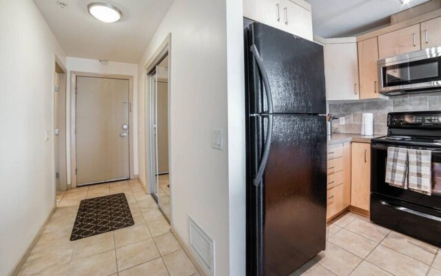 Gorgeous 2bd Condo Patio Gym Parking Coffee