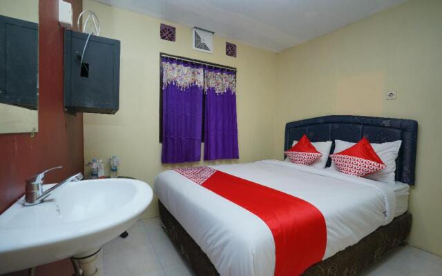 OYO 927 Carina Hotel
