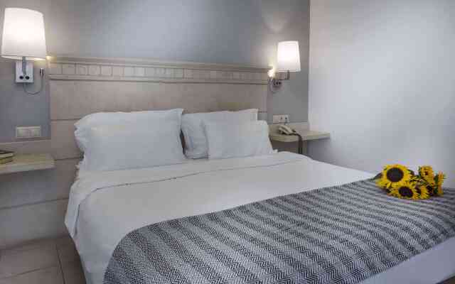 Glaros Beach Hotel