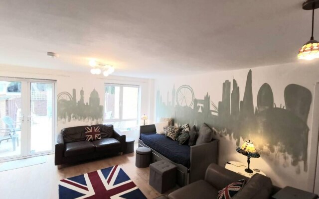 Stunning Bespoke 3-bed House in Central London