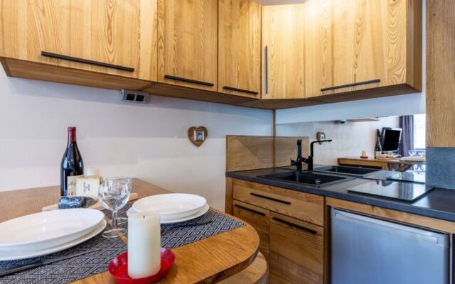 Rond Point des Pistes 28401