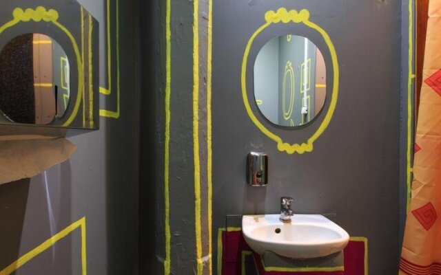 Re:forma Art Hostel