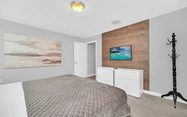 1569plunker 4 Bedroom Townhouse