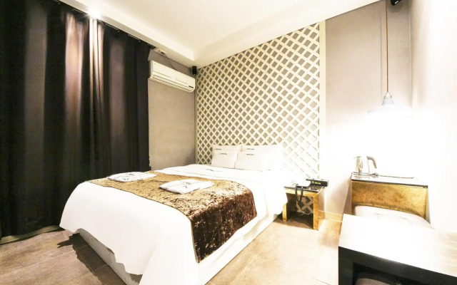Blixx Hotel