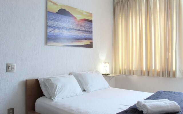 Pineapples F27 Copacabana Penthouse and Pool