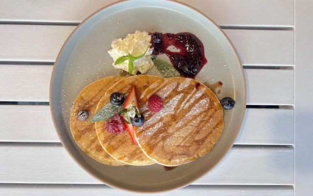 The Happy Pelican Harrington Hotel