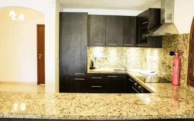 Stylish 2-bedroom Marina Escape
