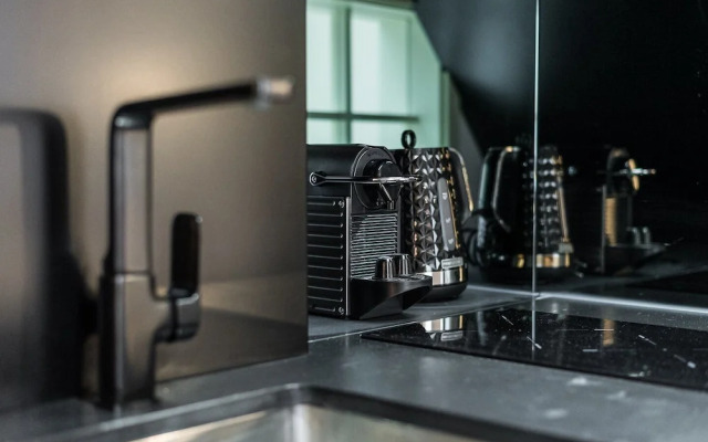 Guestready - Mezuzah Yellow