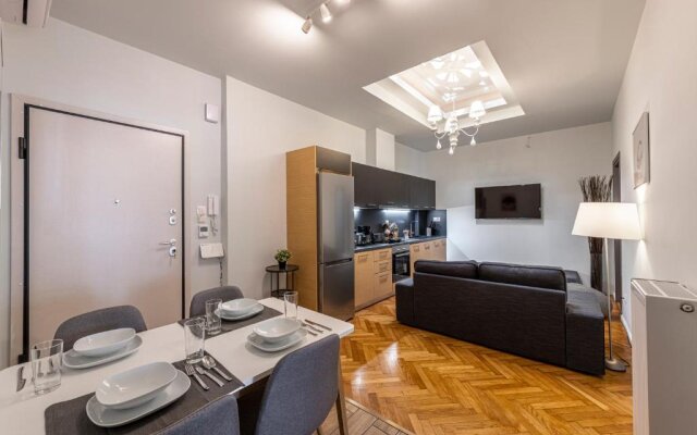 Modern 5BD Apartment in the Heart of Athens