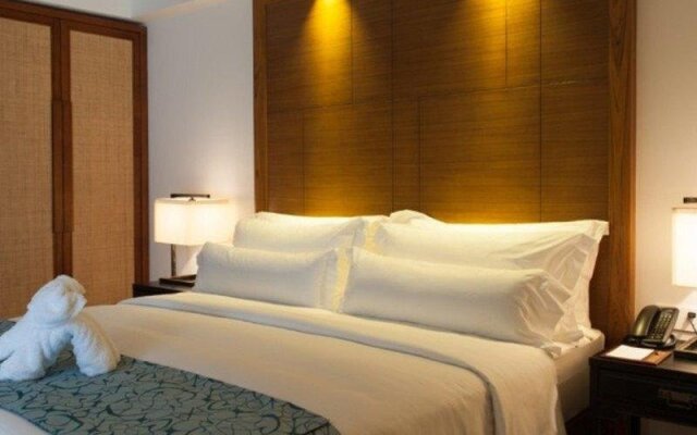 21° Holiday Hotel