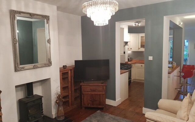 3 Bedroom House With Garden in Ware