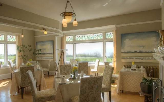 Dashwood Manor Seaside Bed & Breakfast