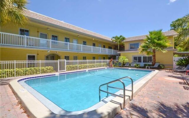 Waves 17 - One Bedroom Condo