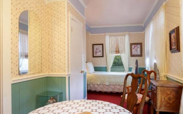 Roseberry House Bed & Breakfast