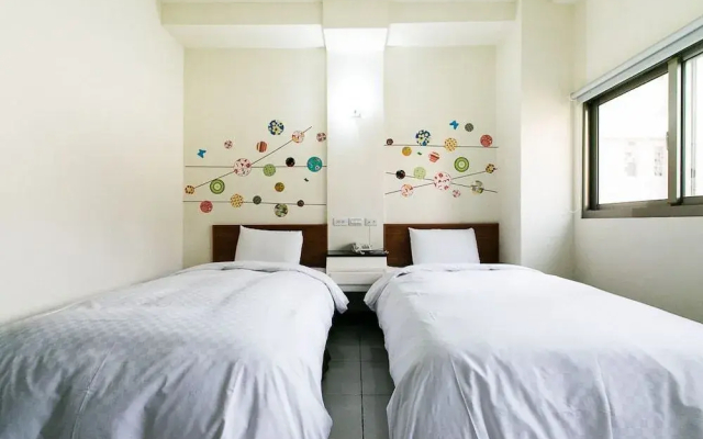 E Moon Hotel