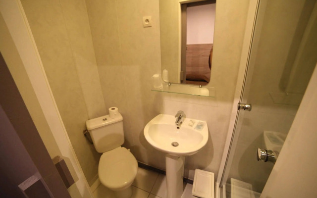 Evelia Hotels