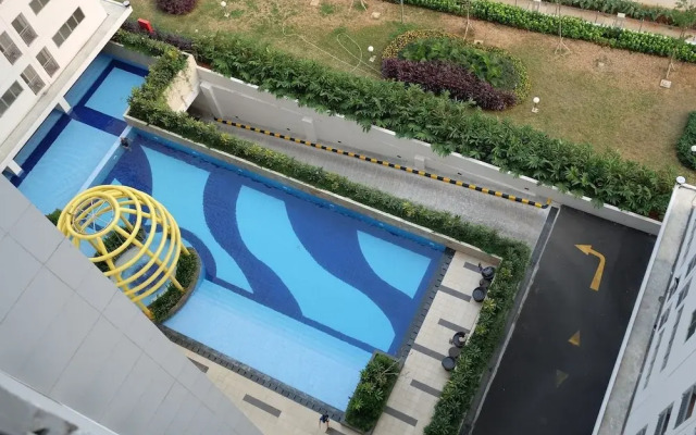 Homey Bassura City Apartment near Shopping Center