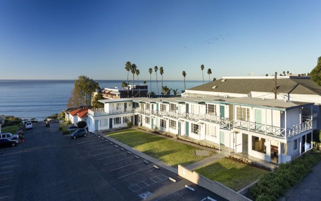 The Tides Oceanview Inn and Cottages