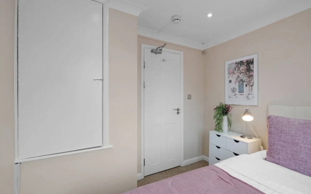 Stylish 4 Bedroom Home in Brightside Ave