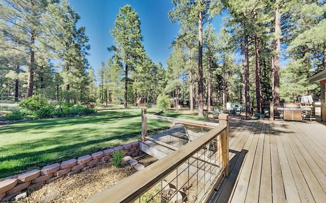 Coconino Estates Home With Hot Tub, Near Snowbowl 5 Bedroom Home