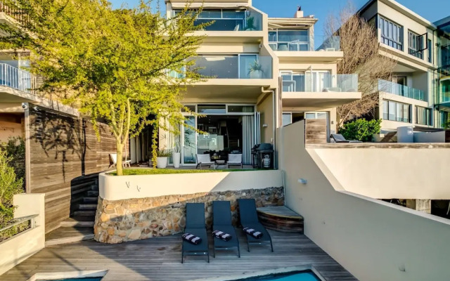 Beautifully Designed Villa w Sweeping Views Belle View