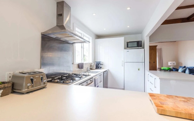 Newly Renovated 3 Bedroom Villa in Remuera