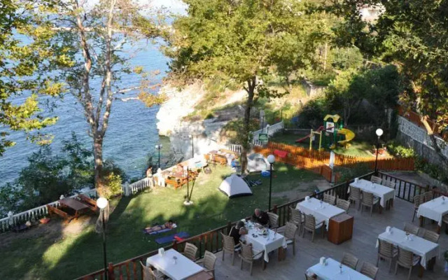 Tezel Pansiyon & Camping