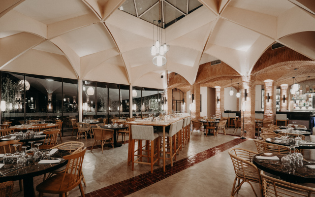 Adama Hotel