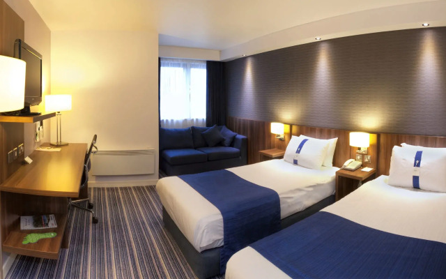 Holiday Inn Express Edinburgh Airport by IHG