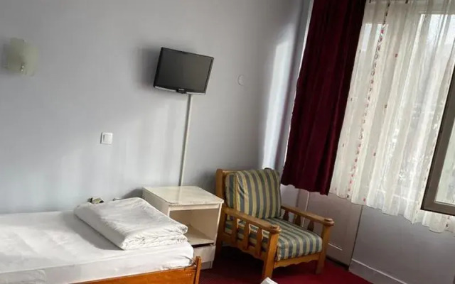 Öz Otel Altınbaşak