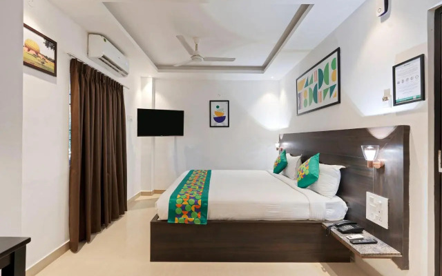 Treebo Aishwarya Grand - 4 km from Promenade Beach