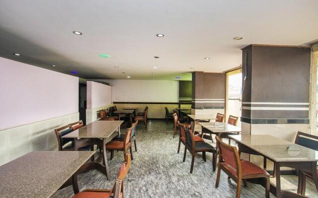 OYO 6145 The Hotel Nalanda