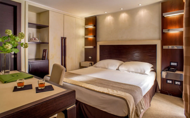 Les Fleurs Luxury House