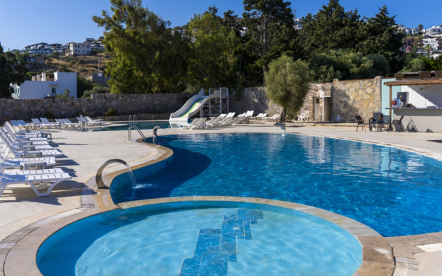 Sude Beach Resort Hotel