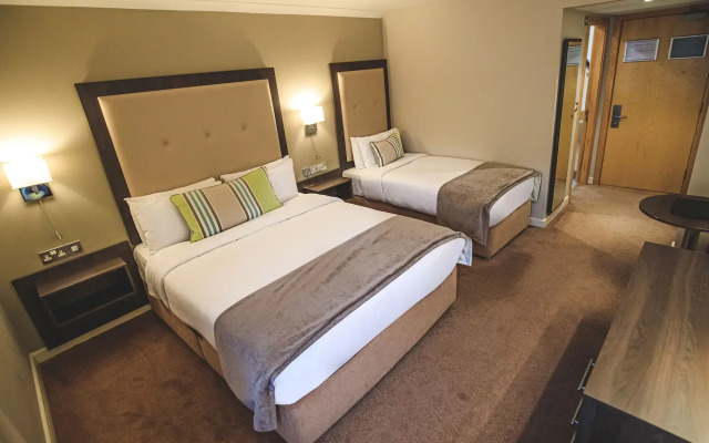 Westlodge Hotel