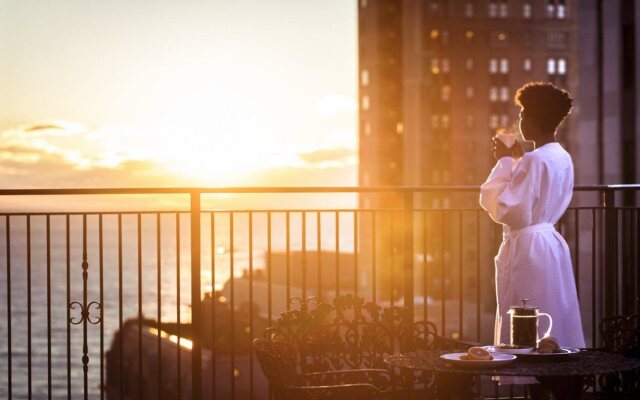 The Chicago Hotel Collection Ambassador Gold Coast