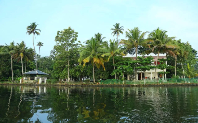 orchid lake view homestay