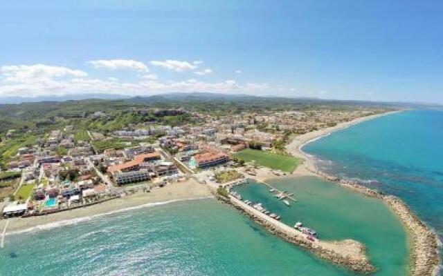 Aparthotel 4 Stars Agia Marina
