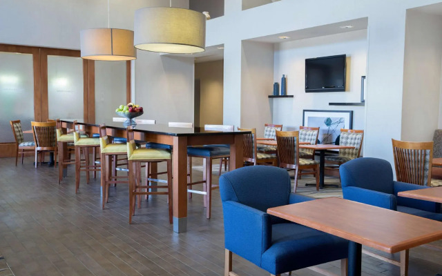 Hampton Inn & Suites Chicago Deer Park