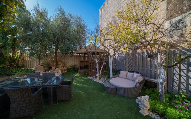 Village Knights Accommodation