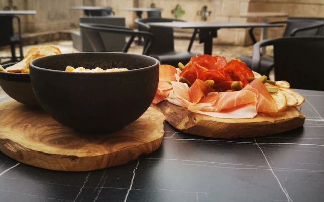 Le logis de l'abbaye de Saint Savin