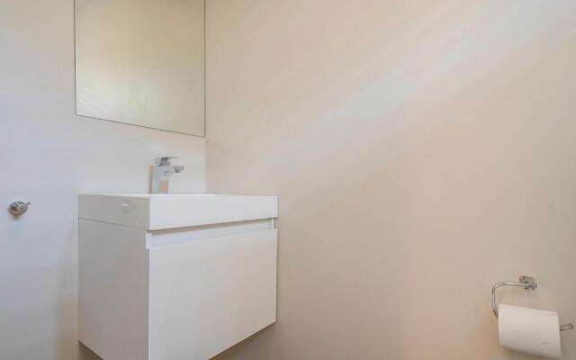 Lakeside Villa Retreat - Matarangi Downstairs Holiday Unit