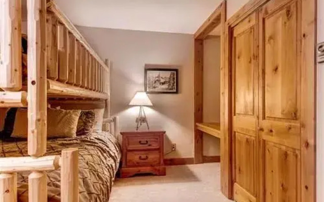 Ski Hill by Pinnacle Lodging