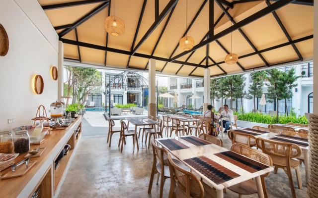 Ai Pai Hotel