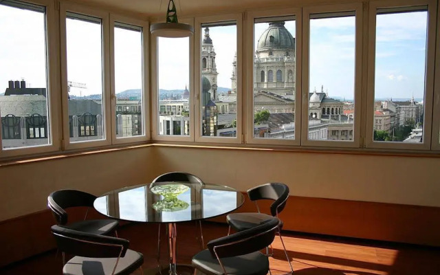 Fascinating View Apartment