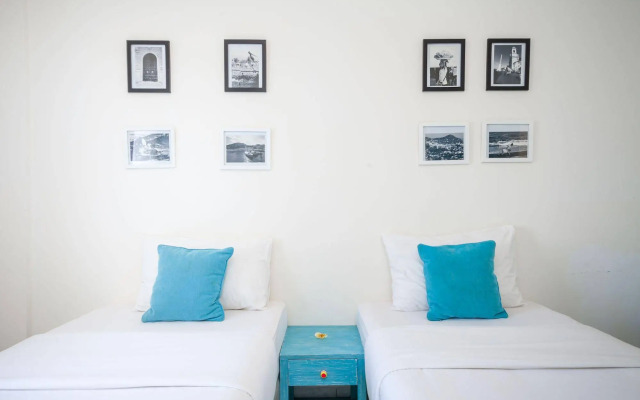 Paras Paros Marina Lodge