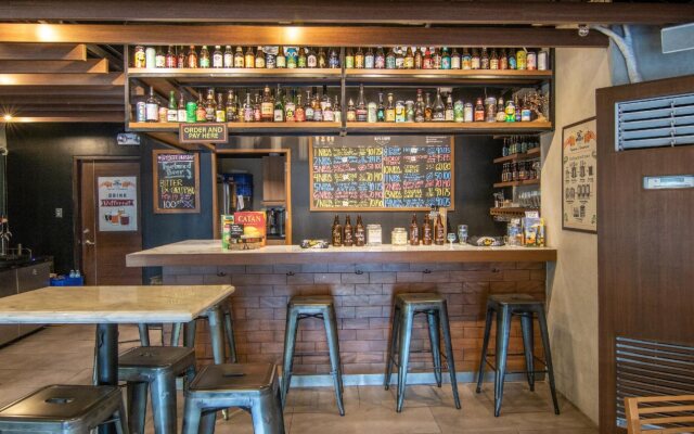 OYO 146 Solace Hotel - Vaccinated Staff