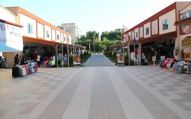 Side West Park Hotel