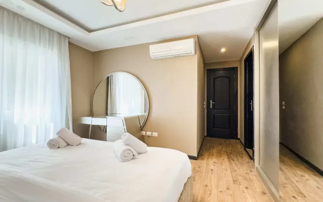 Flattering 2bdr - 5 min to Airport